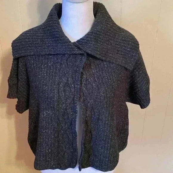 Michael Kors Gray Cropped, Short Sleeve, Cardigan in Size Large. - Picture 2 of 13